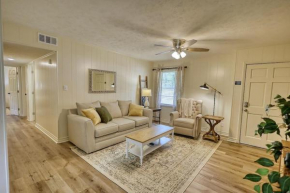 Cozy French Cottage 1/2 mi from Covington Square